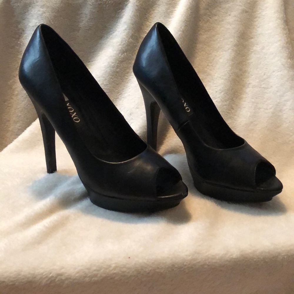 Xoxo black heels